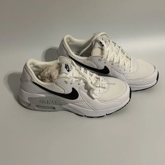 NWT Woman’s Nike Air Max SC  White / Black Size 5.5 - Picture 2 of 6